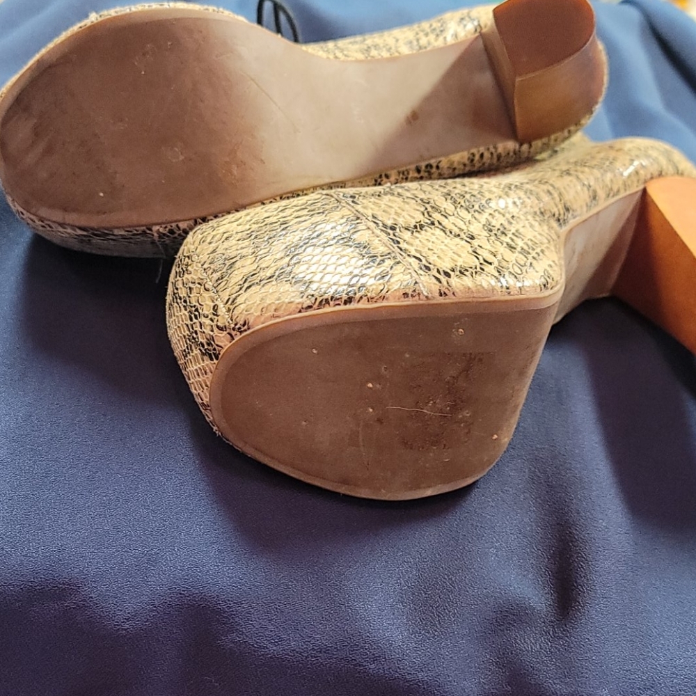 SOLD* jeffrey campbell snakeskin booties - Picture 2 of 6